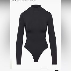 Aritzia babaton turtleneck